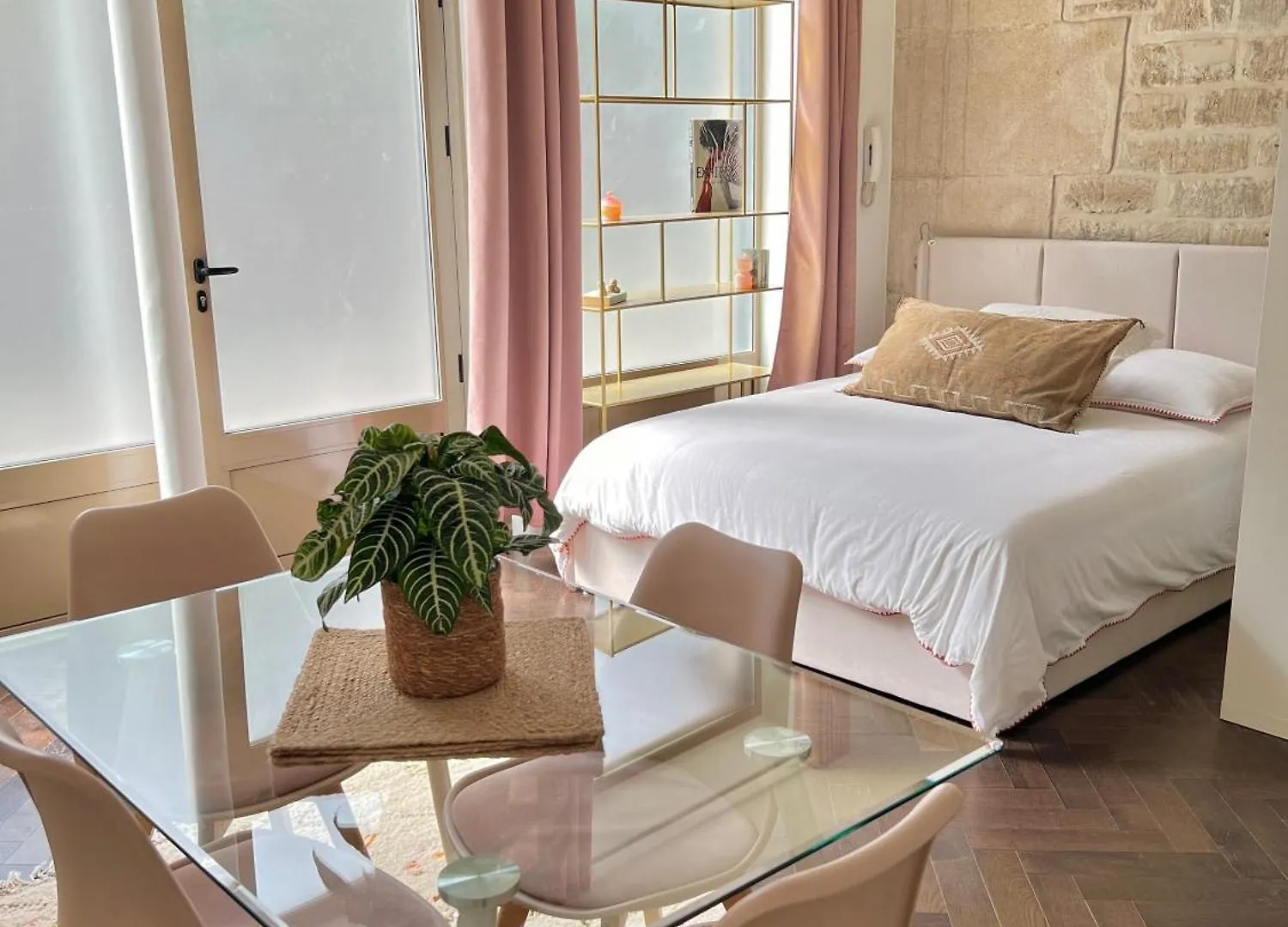 Appartement Canal St Martin Miss Dodu *