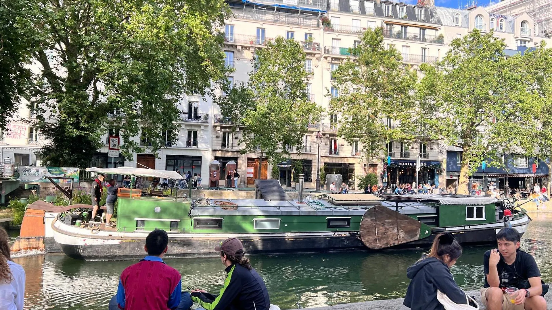 Canal St Martin Miss Dodu Apartment